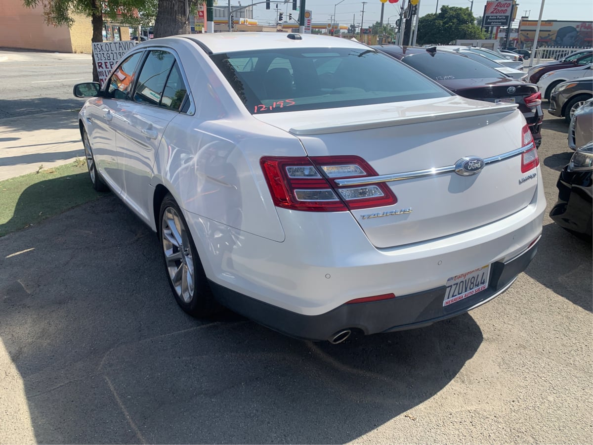 2017 Ford Taurus Limited photo 16