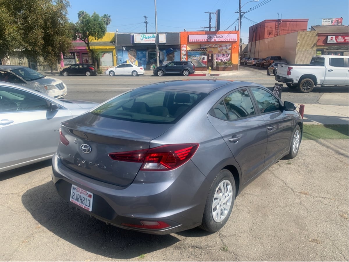 2019 Hyundai Elantra SE - Photo 2