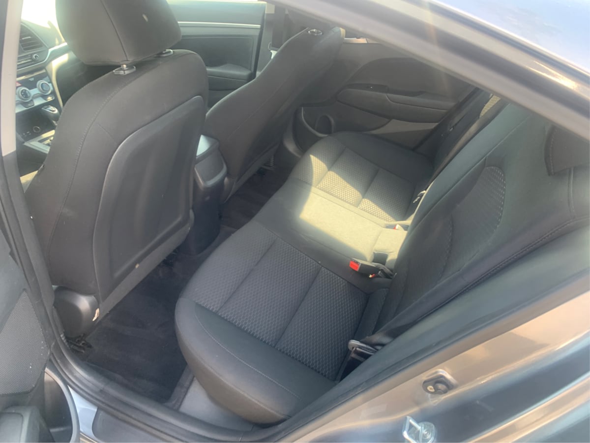 2019 Hyundai Elantra SE - Photo 12
