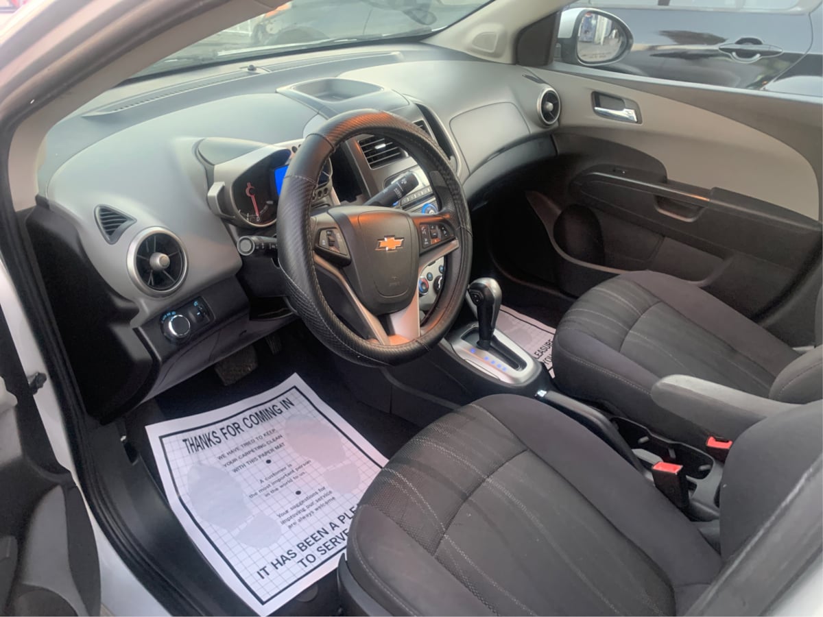 2014 Chevrolet Sonic LT - Photo 9