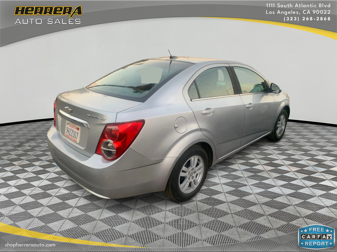 2014 Chevrolet Sonic LT - Photo 2