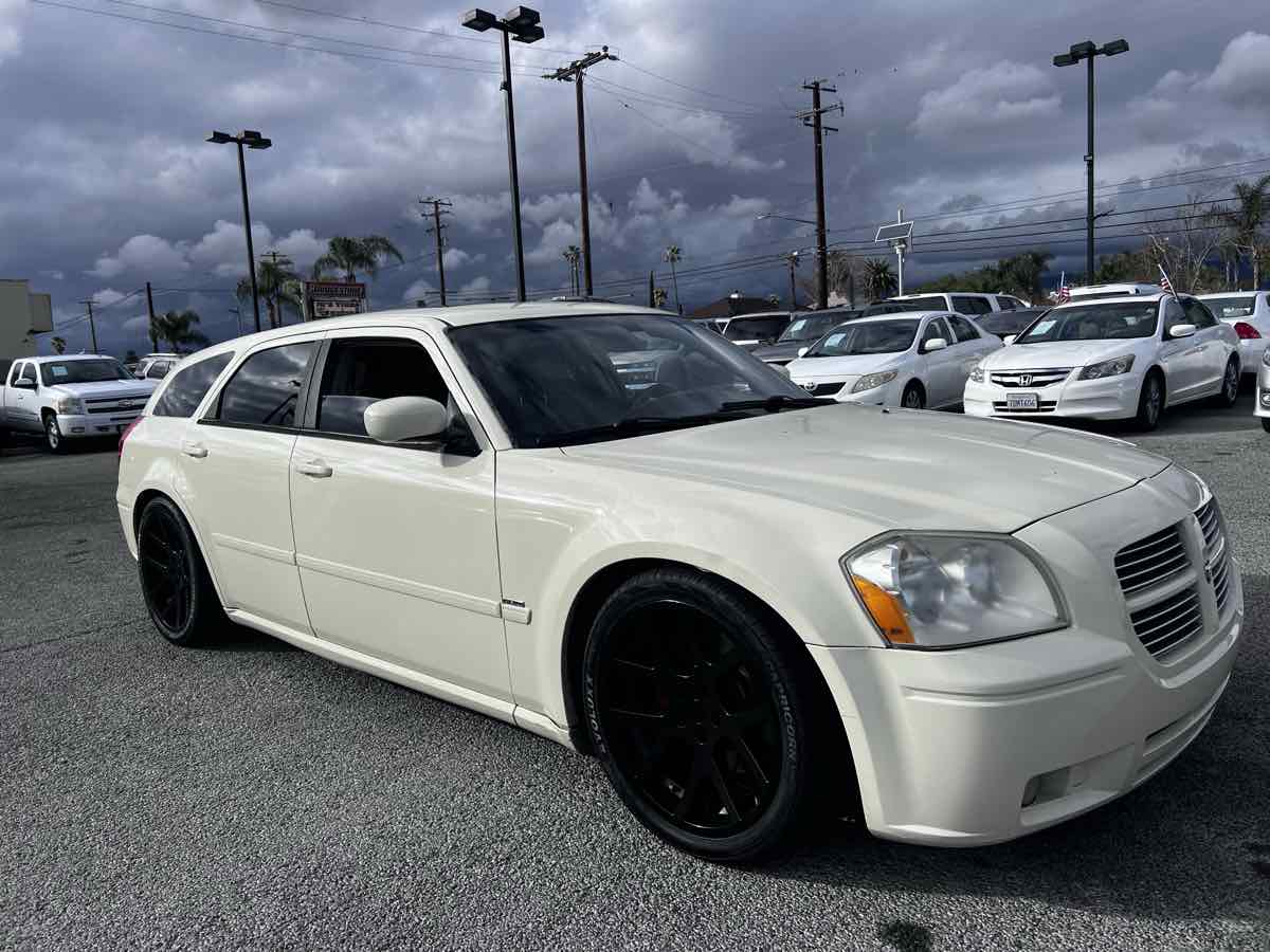 Sold 2005 Dodge Magnum RT in Fontana, image size:1200x900