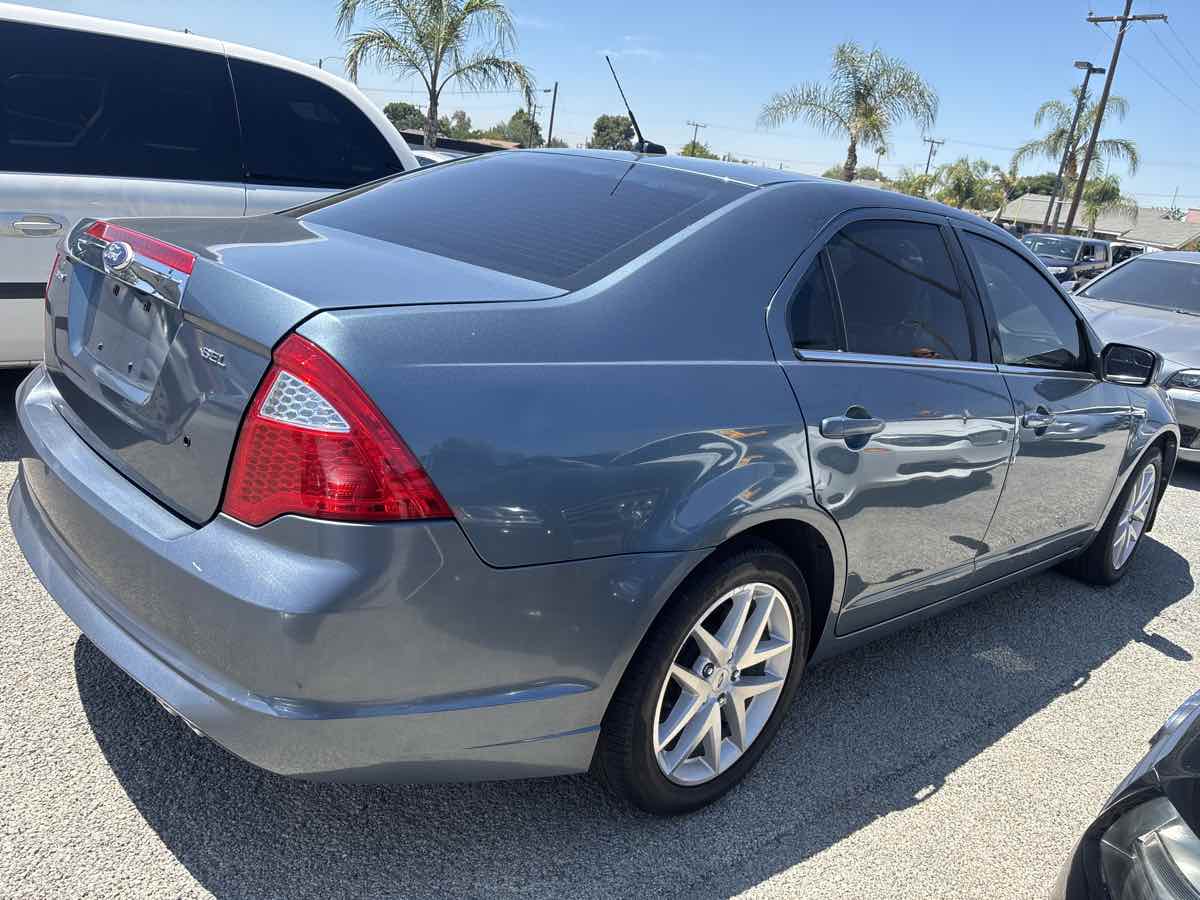 2011 Ford Fusion SEL photo 3