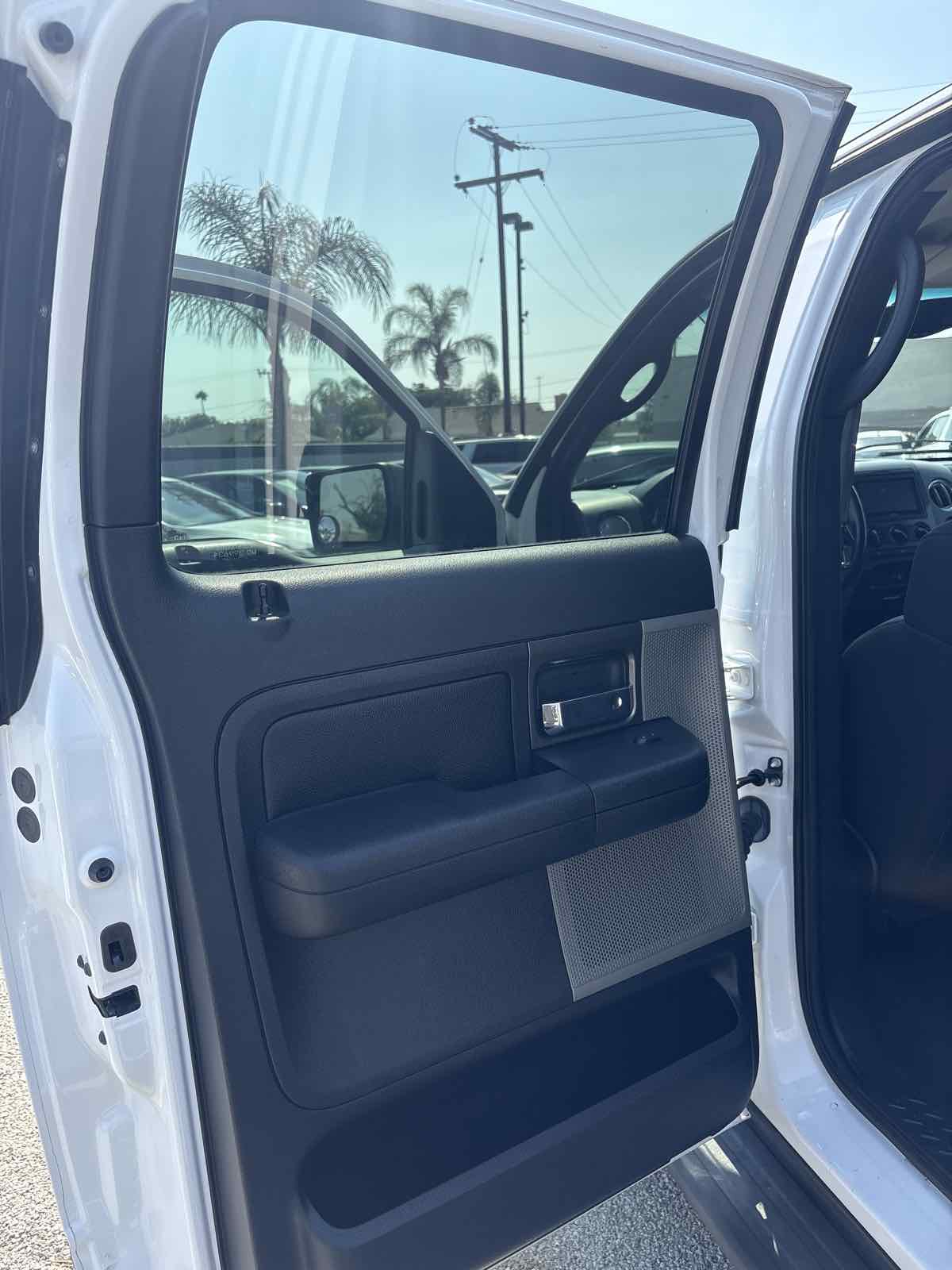 2004 Ford F-150 XLT photo 14