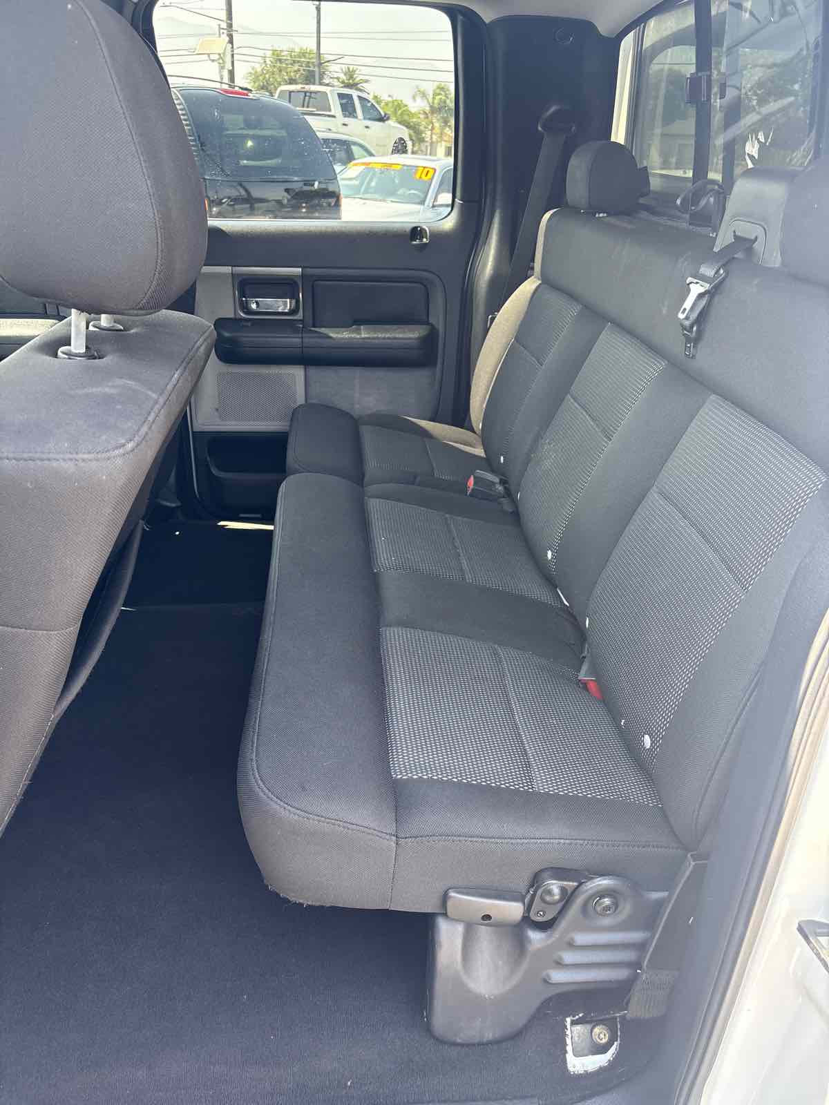 2004 Ford F-150 XLT photo 15