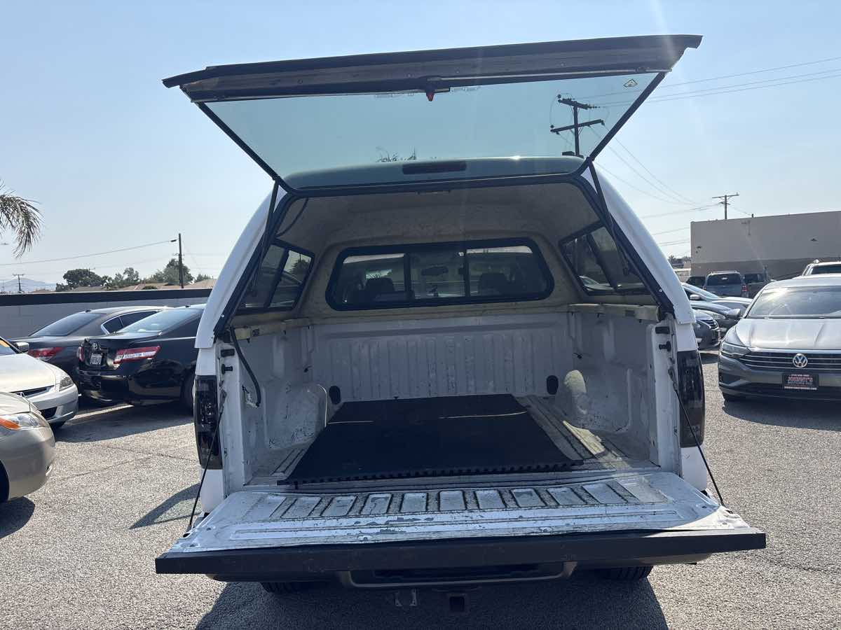 2004 Ford F-150 XLT photo 16