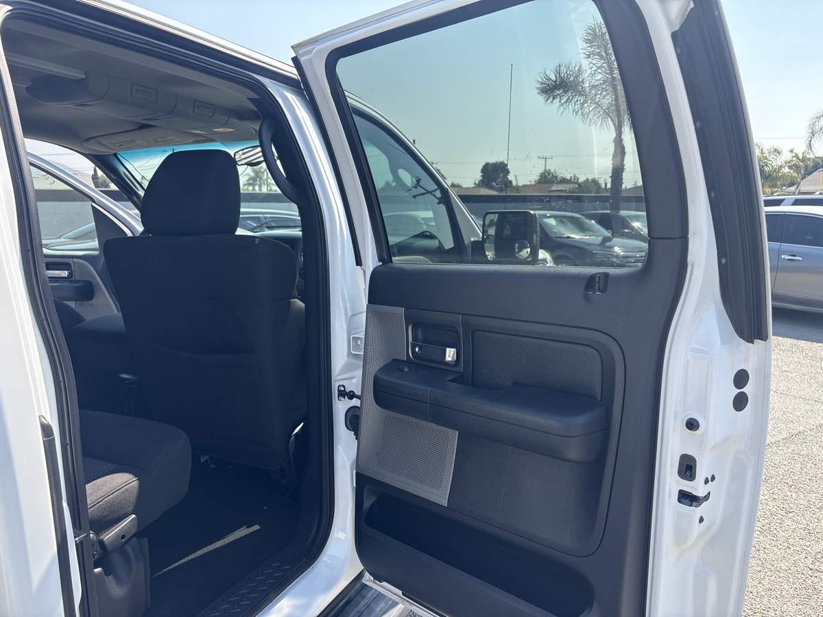 2004 Ford F-150 XLT photo 20