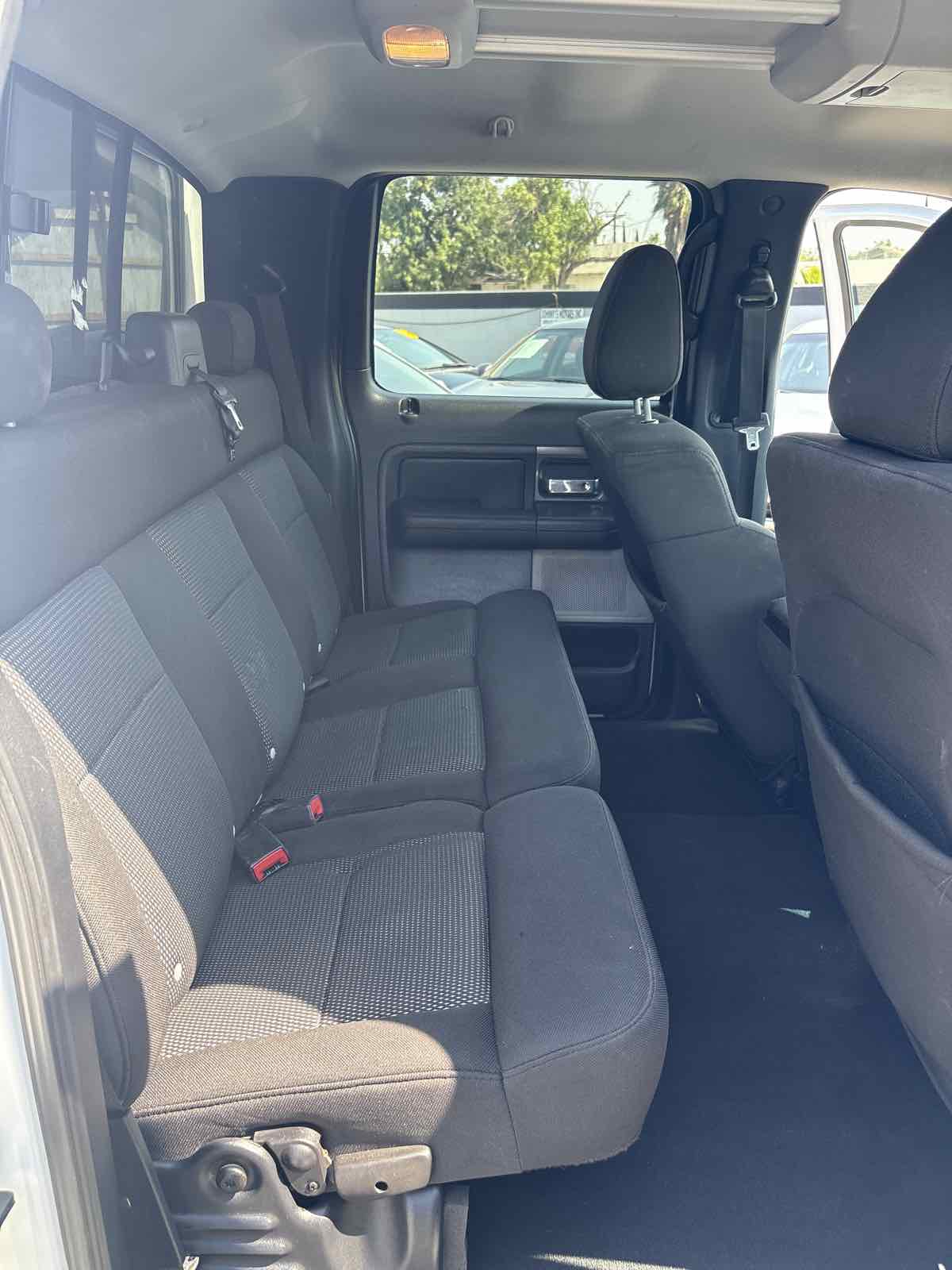 2004 Ford F-150 XLT photo 21