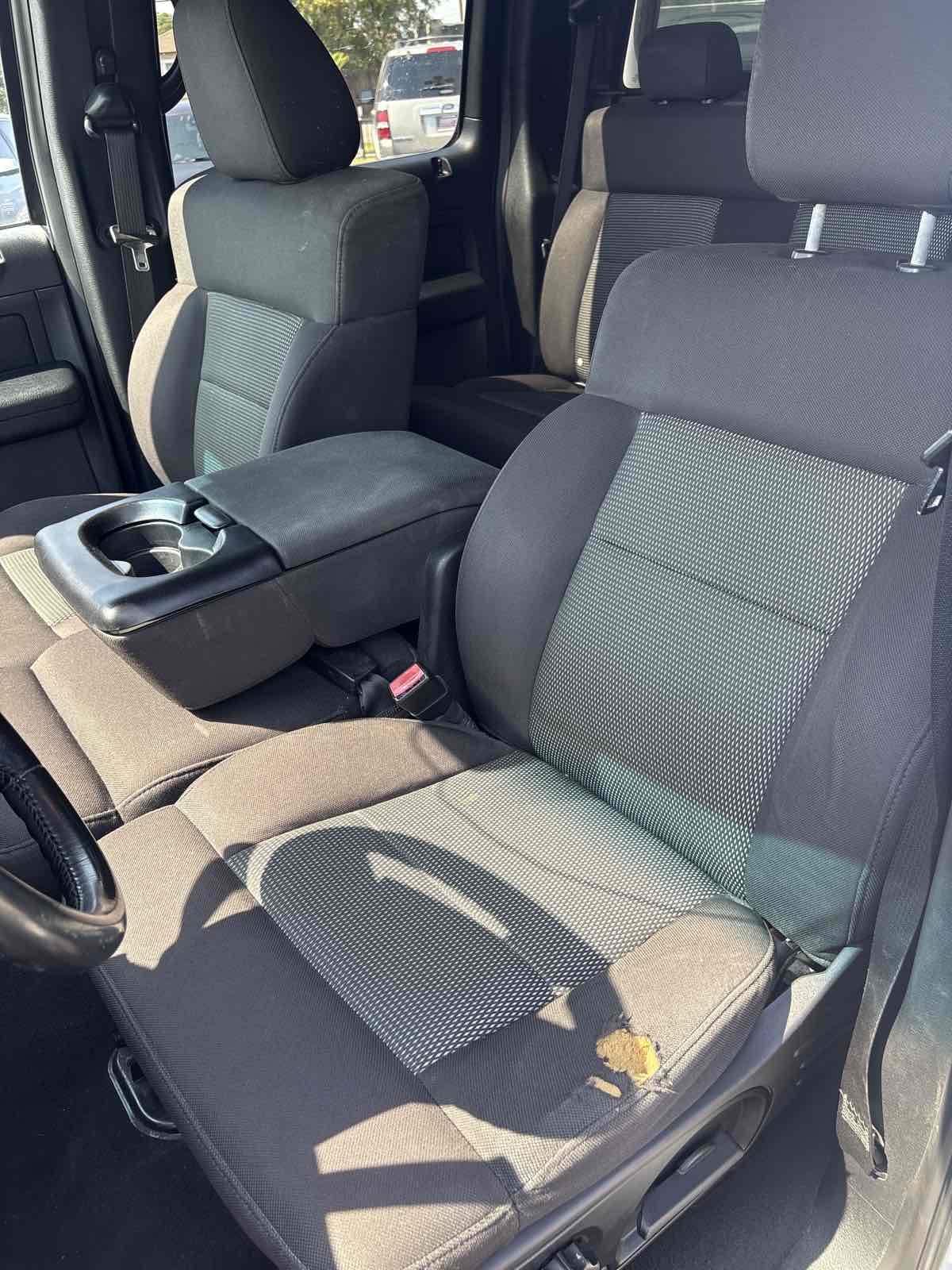 2004 Ford F-150 XLT photo 26