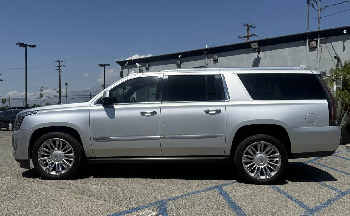 2016 Cadillac Escalade ESV Platinum photo 4