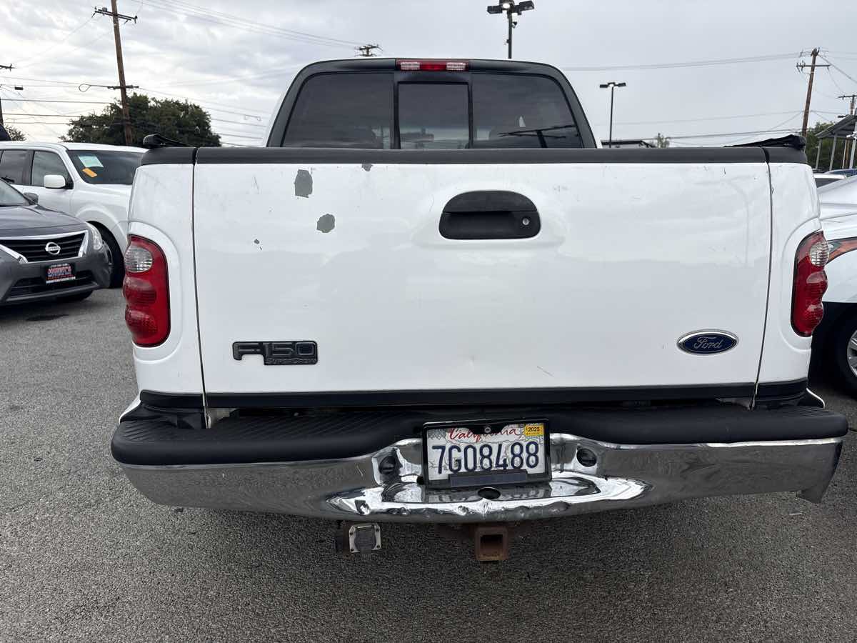 2003 Ford F-150 XLT photo 2