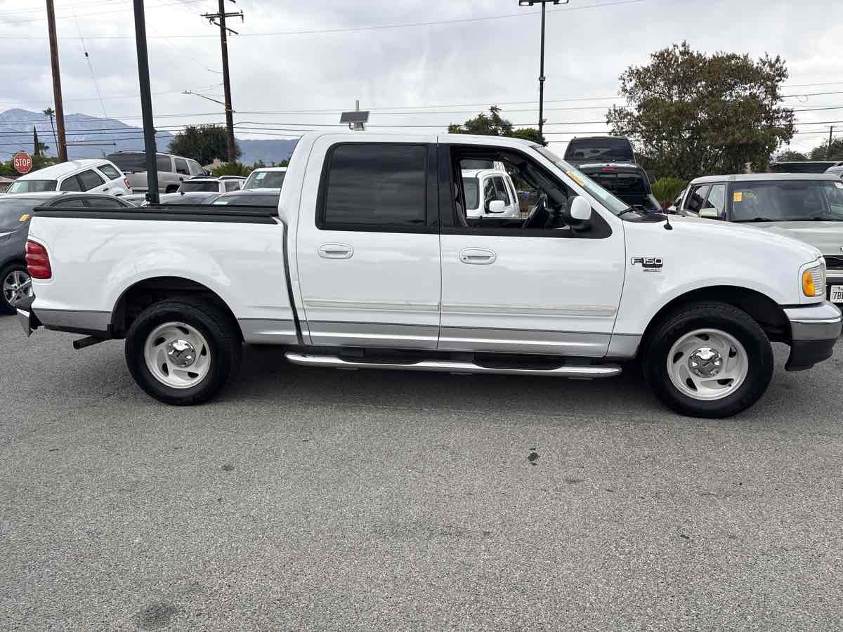 2003 Ford F-150 XLT photo 3