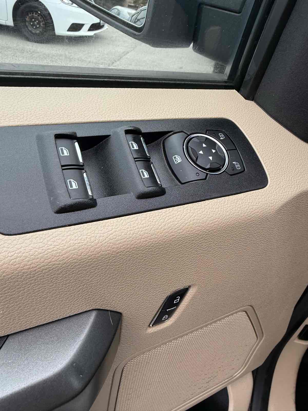 2017 Ford F-150 XL photo 12