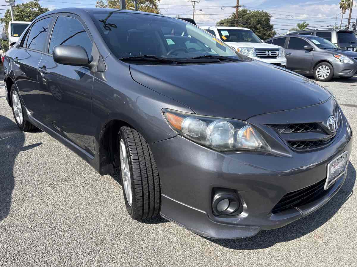 2012 Toyota Corolla L photo 3
