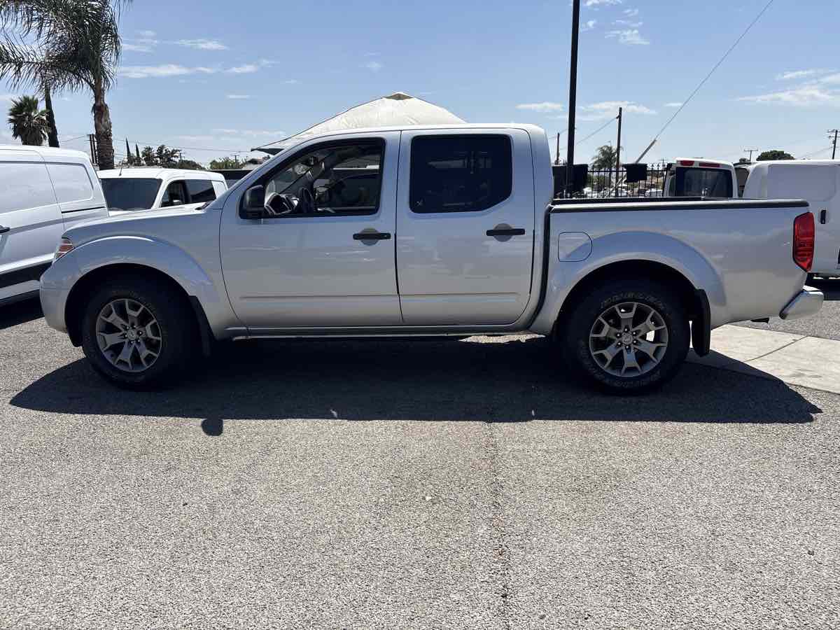 2021 Nissan Frontier SV photo 5