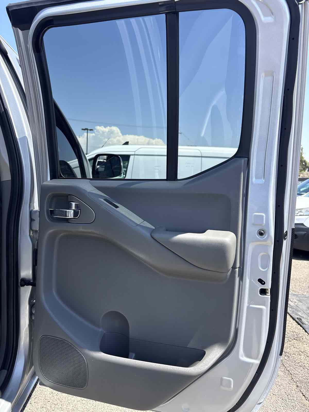 2021 Nissan Frontier SV photo 13