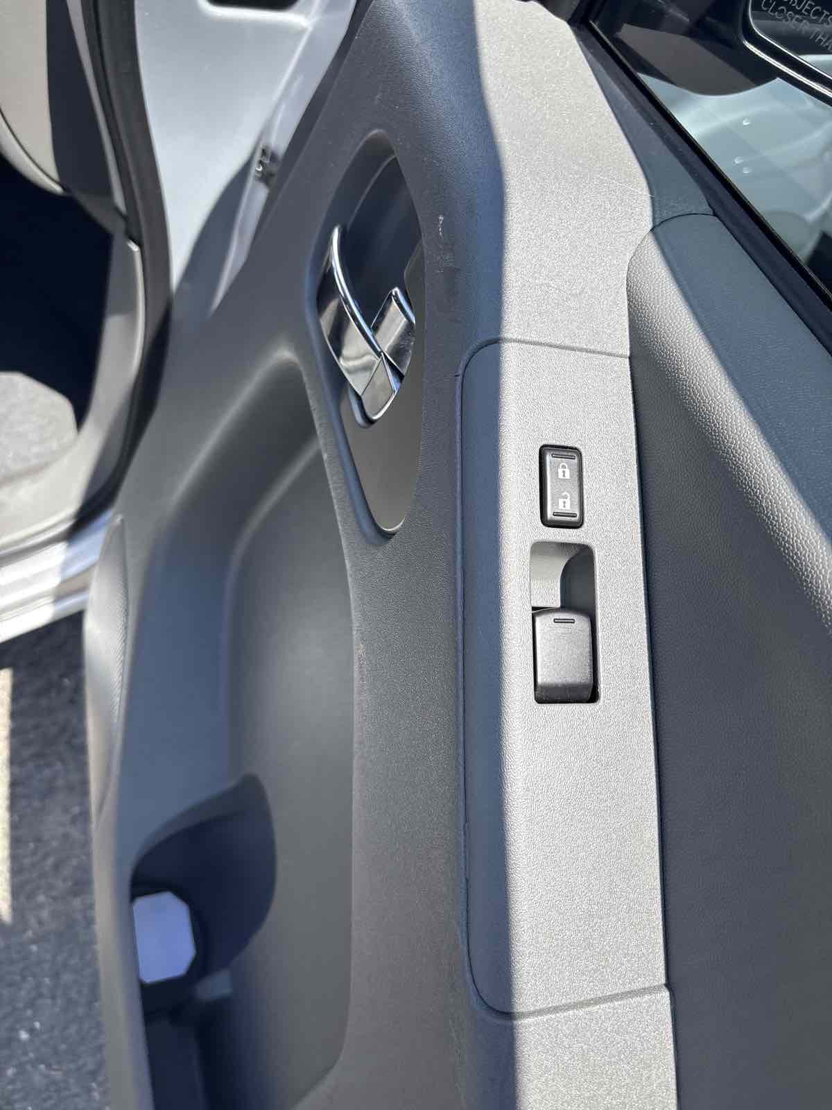 2021 Nissan Frontier SV photo 17