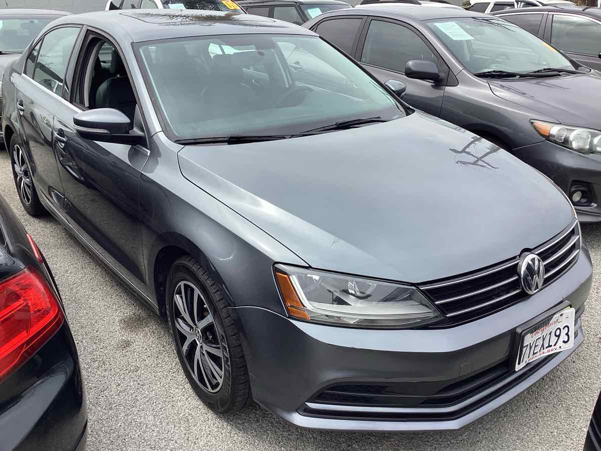 2017 Volkswagen Jetta 1.4T SE photo 4