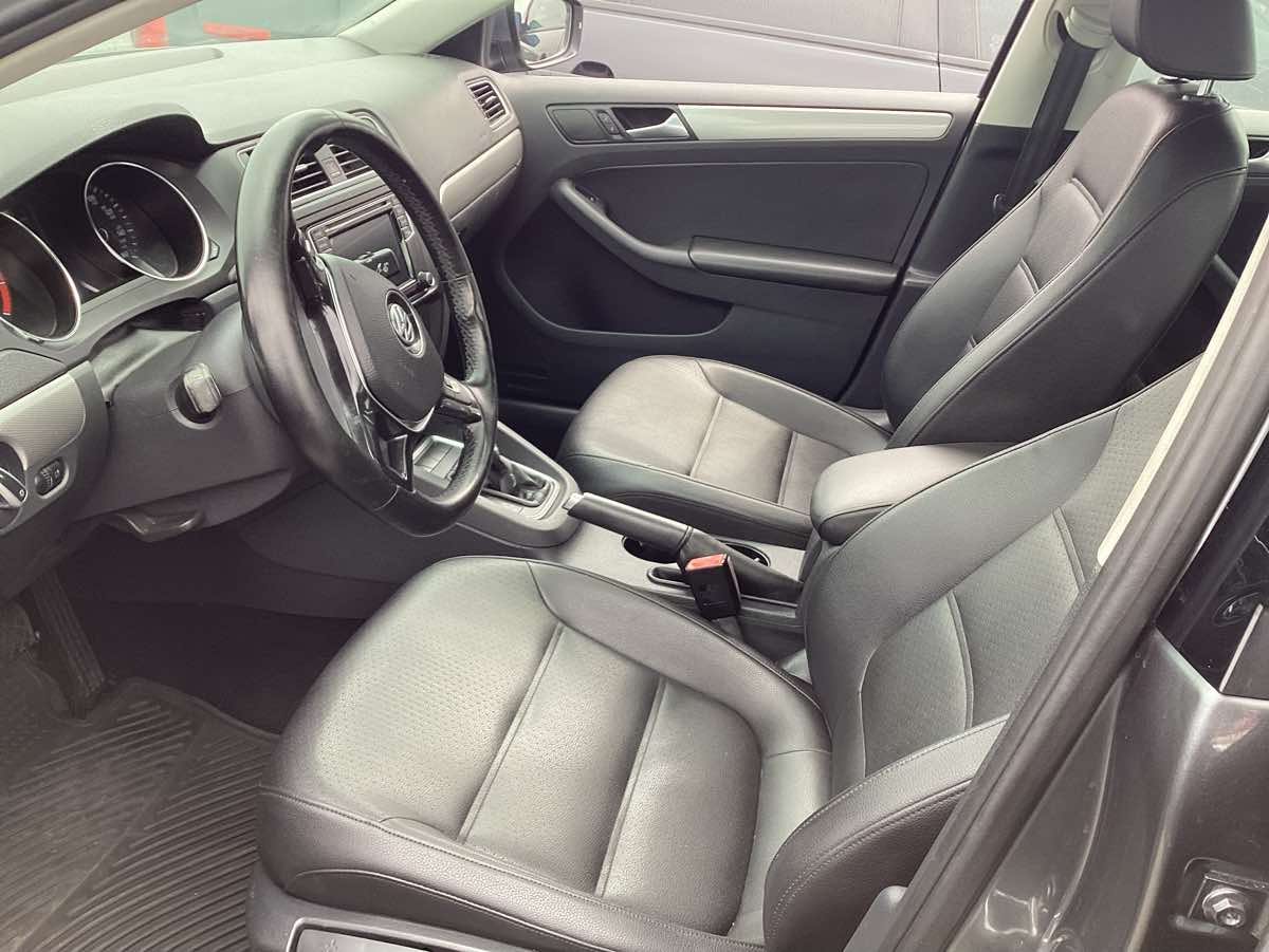 2017 Volkswagen Jetta 1.4T SE photo 5