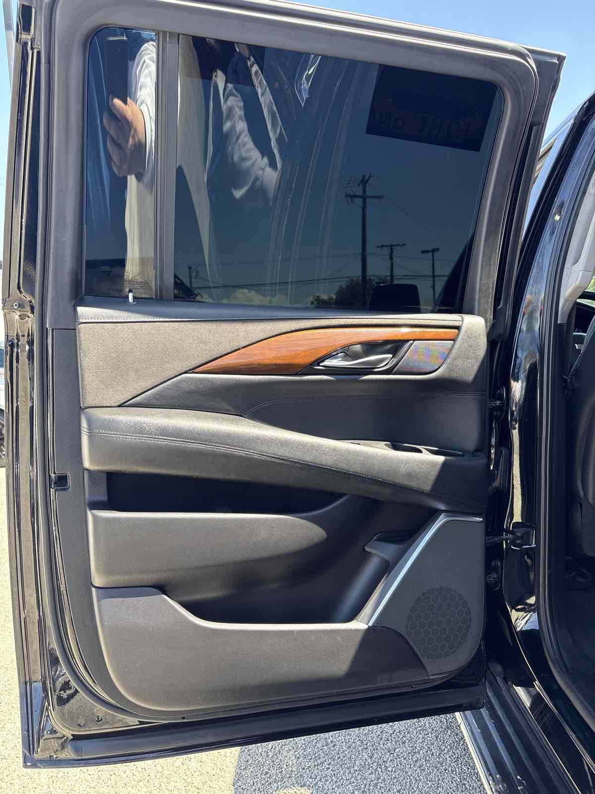 2020 Cadillac Escalade ESV Luxury photo 10