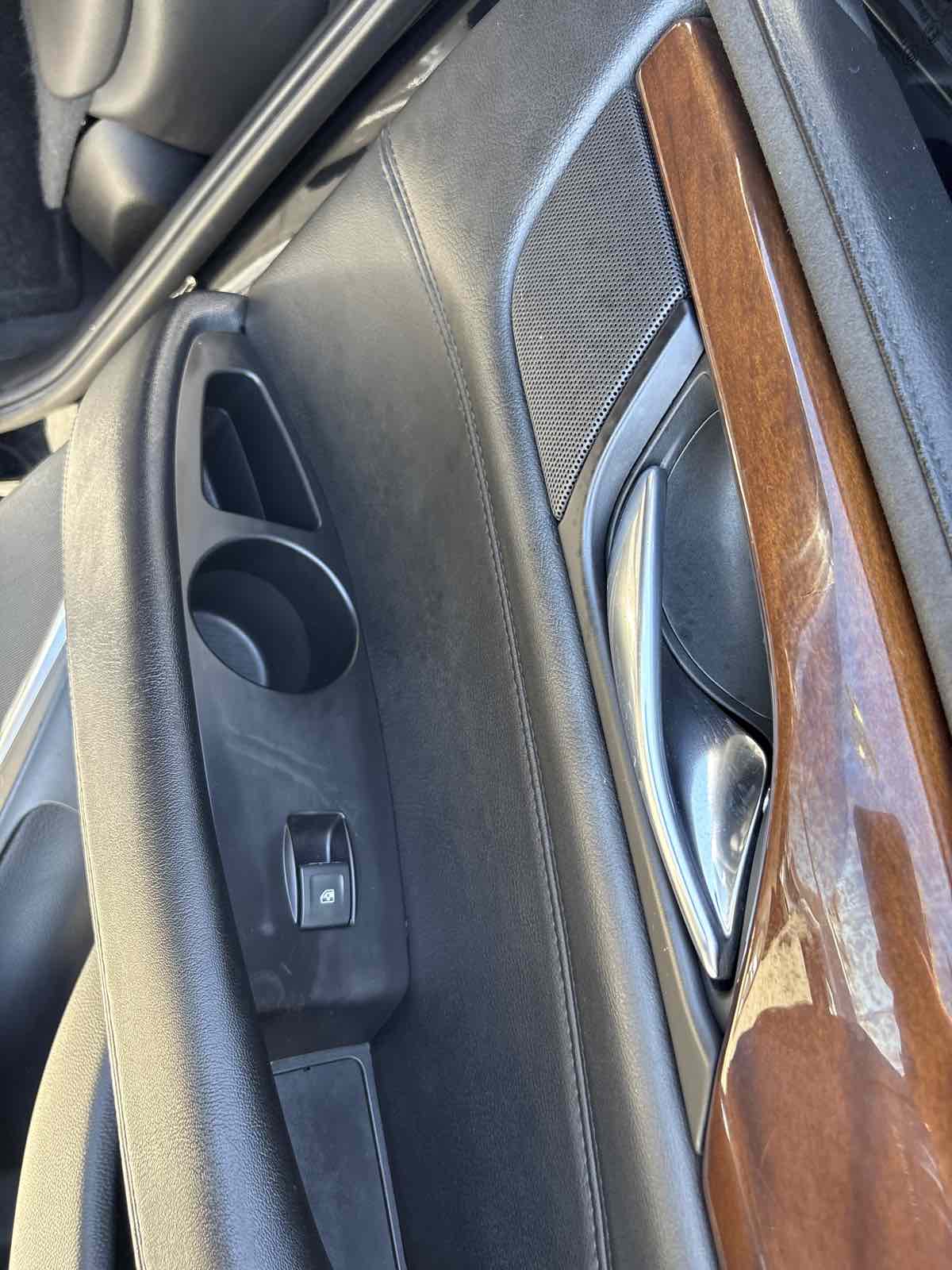 2020 Cadillac Escalade ESV Luxury photo 16