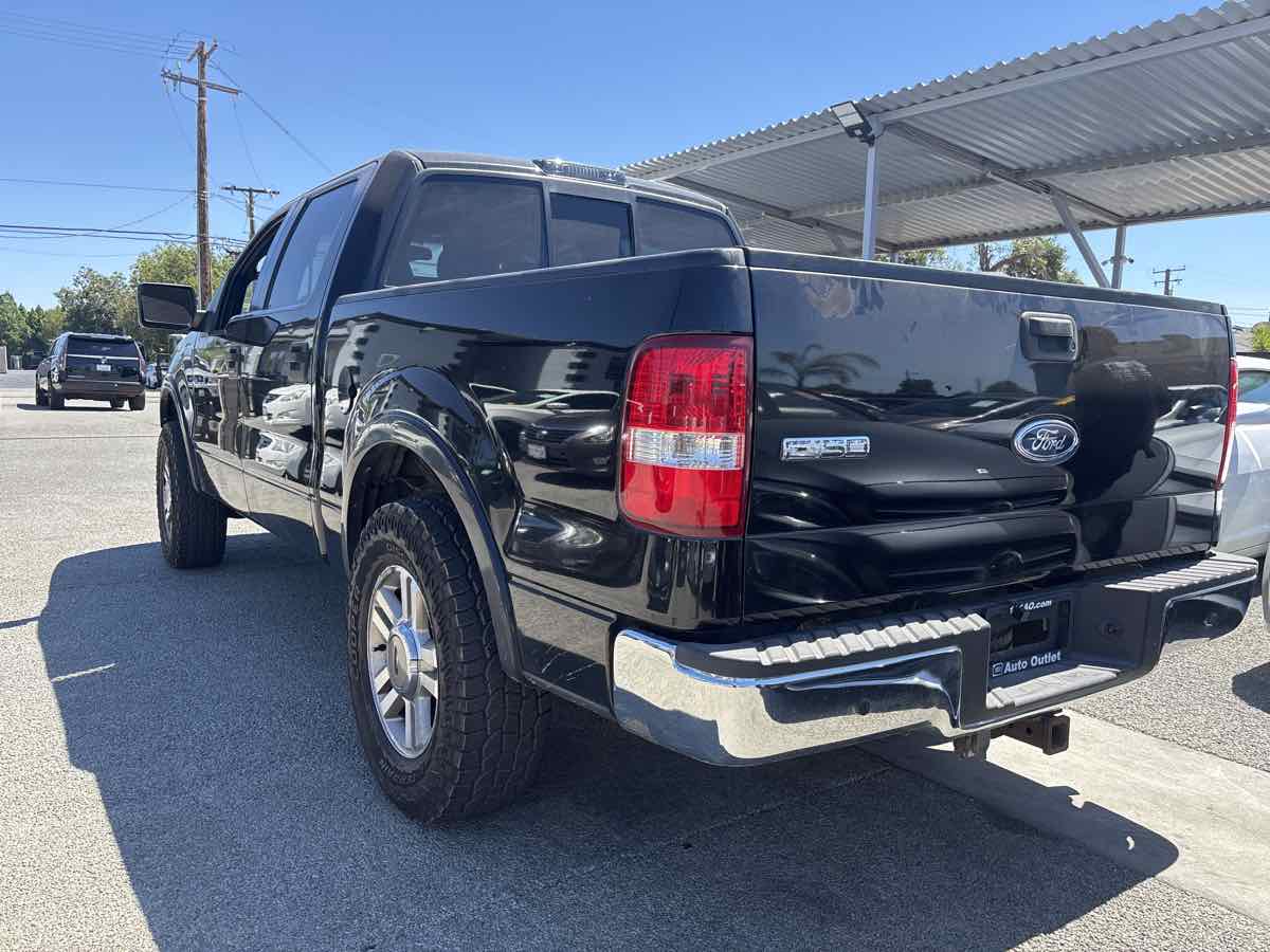 2005 Ford F-150 XLT photo 2