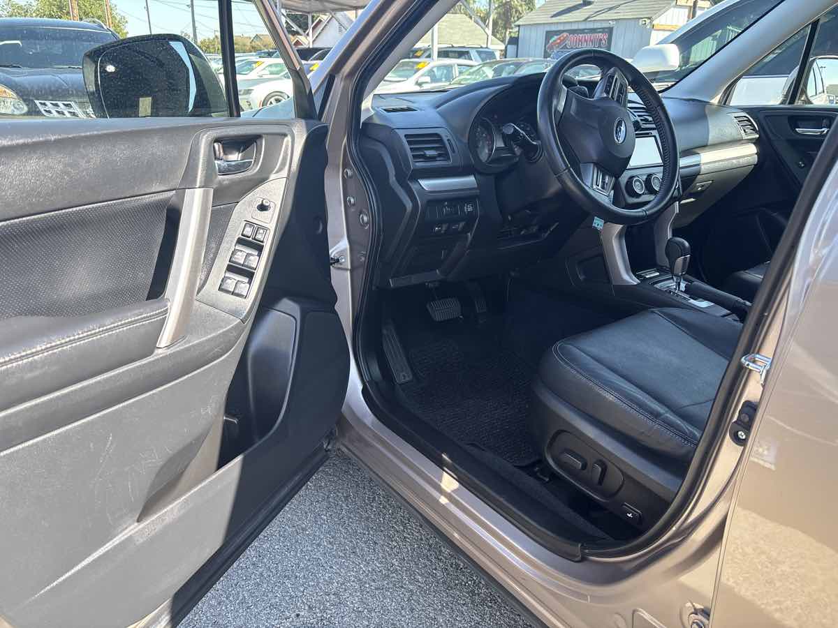2014 Subaru Forester 2.5i Limited photo 5