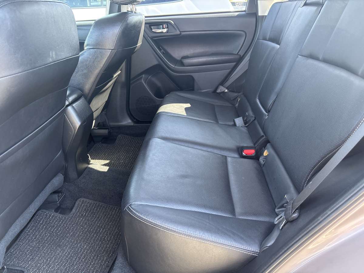 2014 Subaru Forester 2.5i Limited photo 12