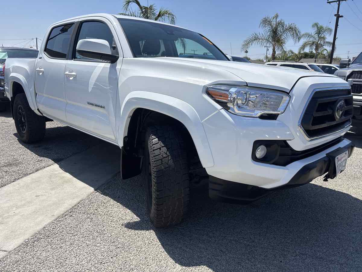 2021 Toyota Tacoma SR5 Double Cab V6 photo 2