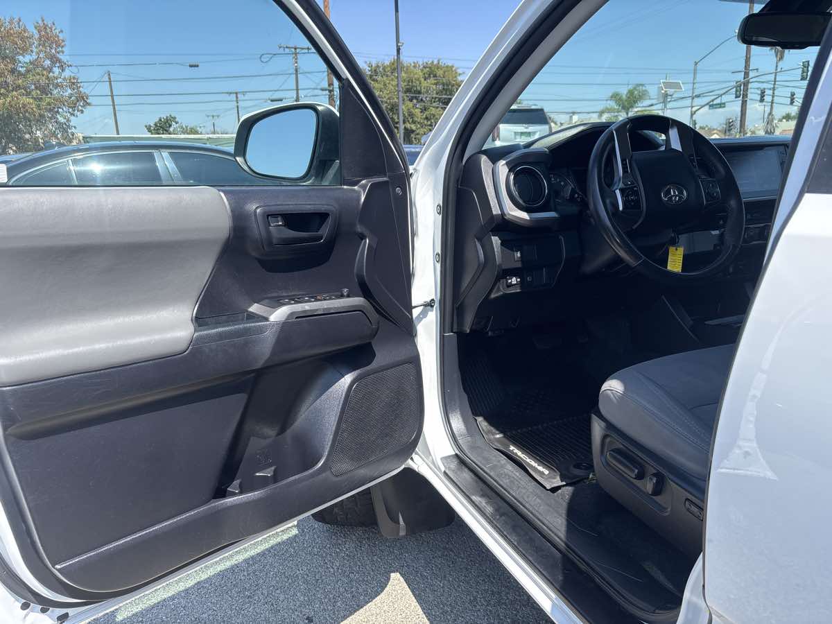 2021 Toyota Tacoma SR5 Double Cab V6 photo 6