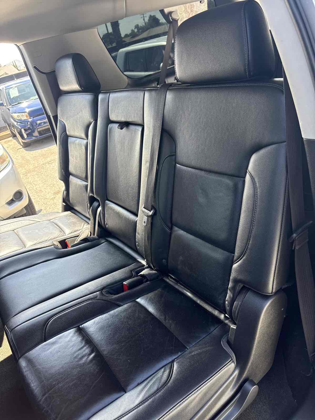 2017 Chevrolet Suburban LT photo 12
