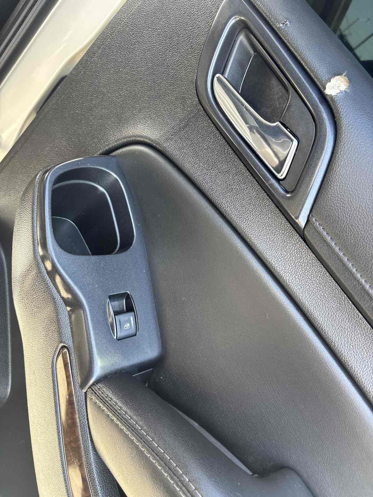 2017 Chevrolet Suburban LT photo 16