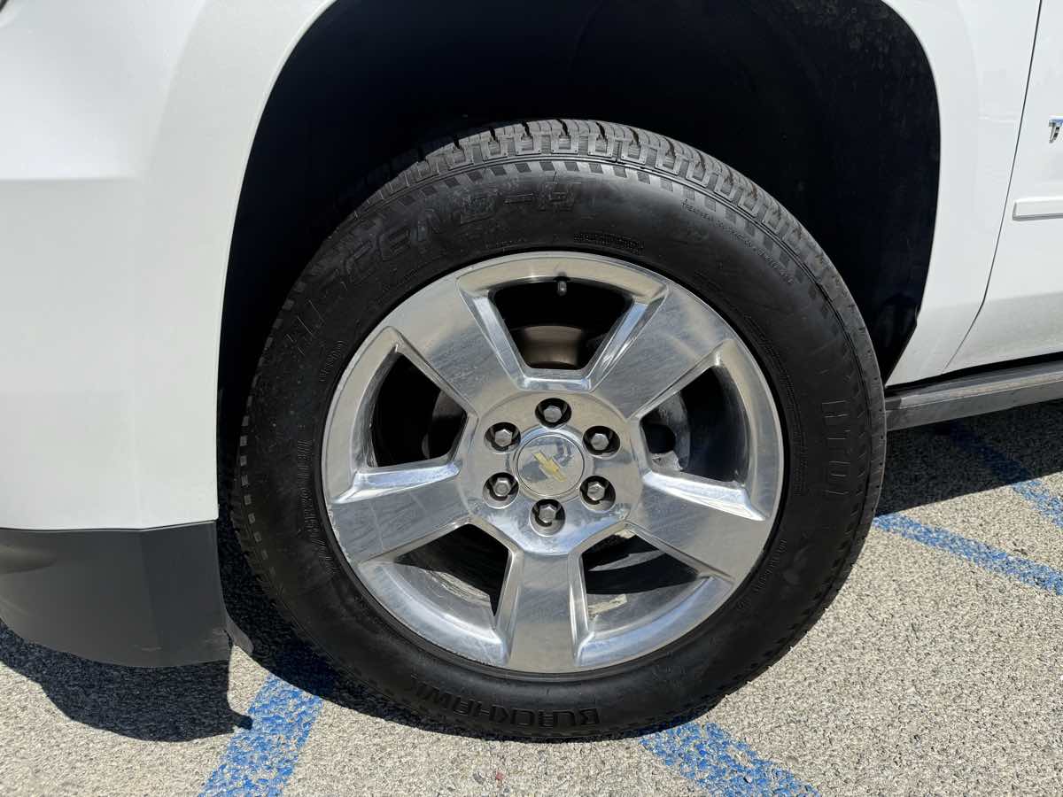 2016 Chevrolet Tahoe LTZ photo 2