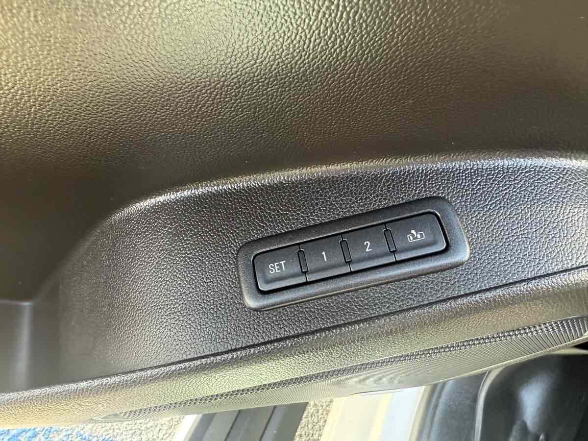 2016 Chevrolet Tahoe LTZ photo 9