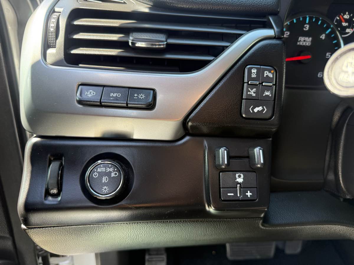 2016 Chevrolet Tahoe LTZ photo 13