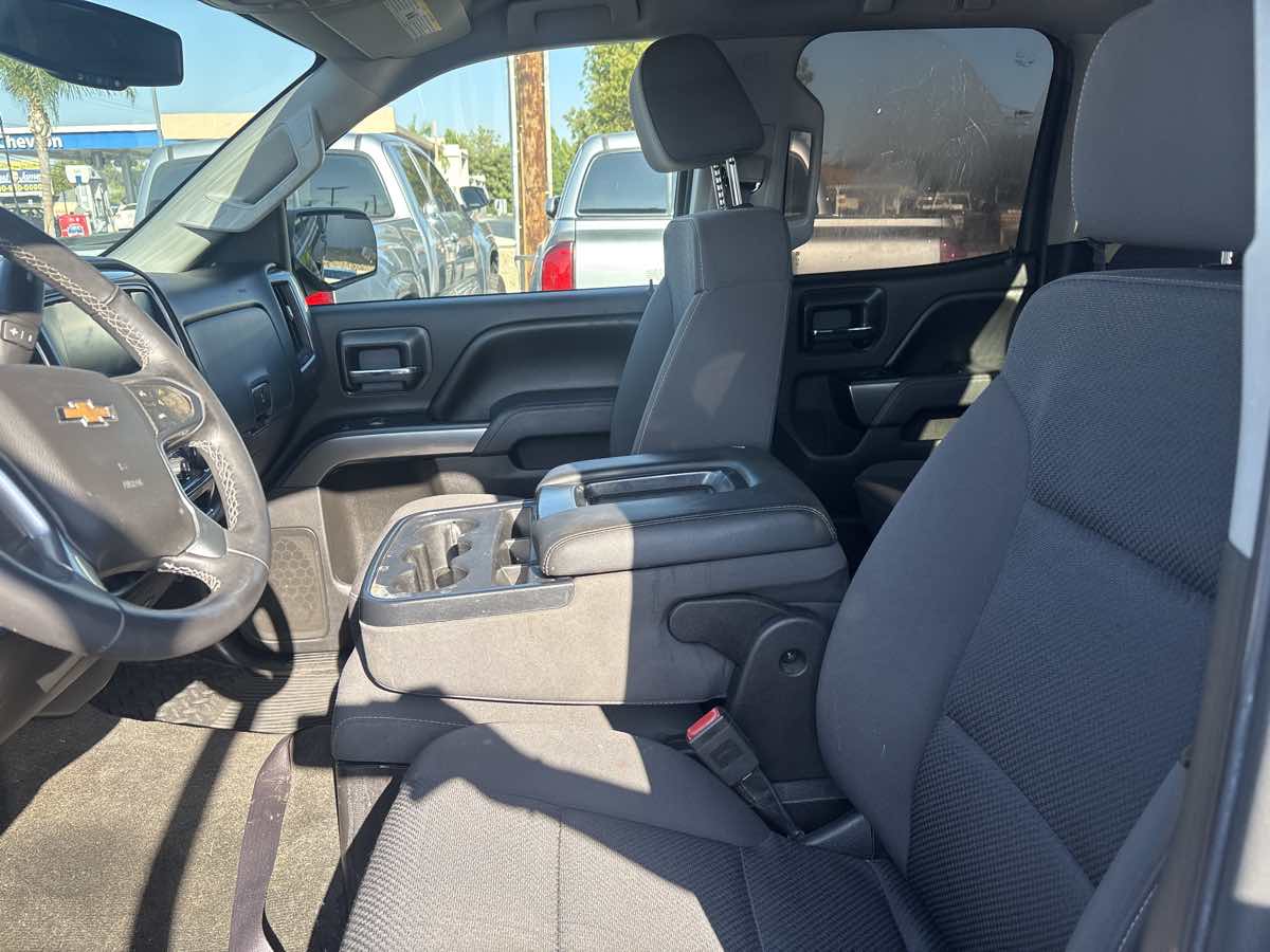 2017 Chevrolet Silverado 1500 LT photo 6