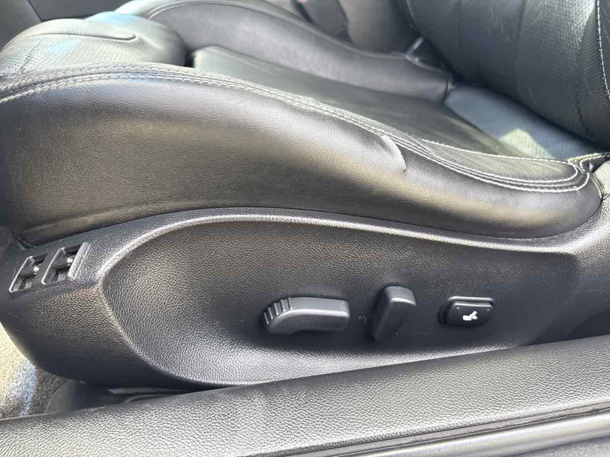 2014 Infiniti Q60 Coupe Journey photo 12