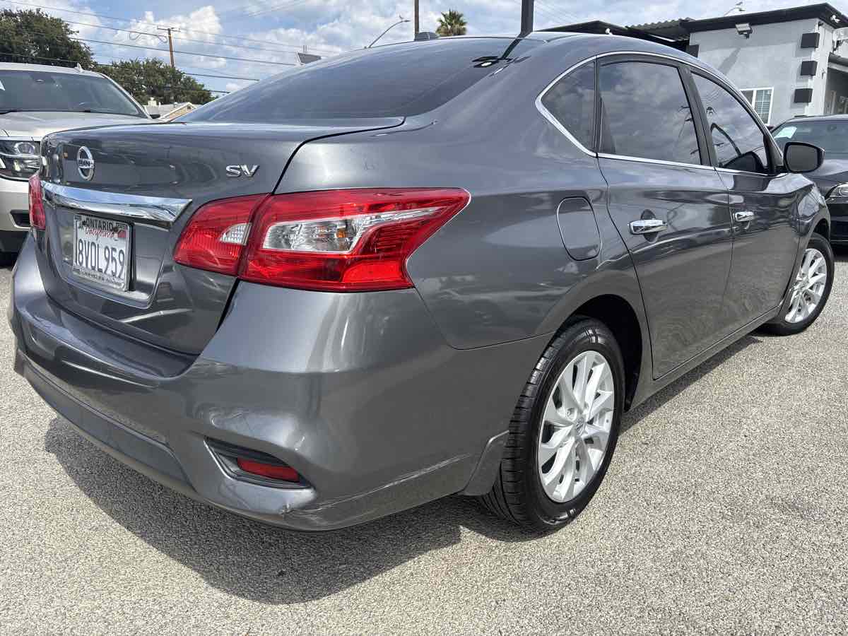 2018 Nissan Sentra SV photo 3
