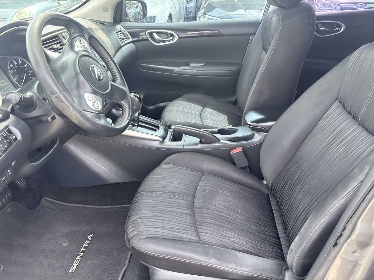 2018 Nissan Sentra SV photo 7