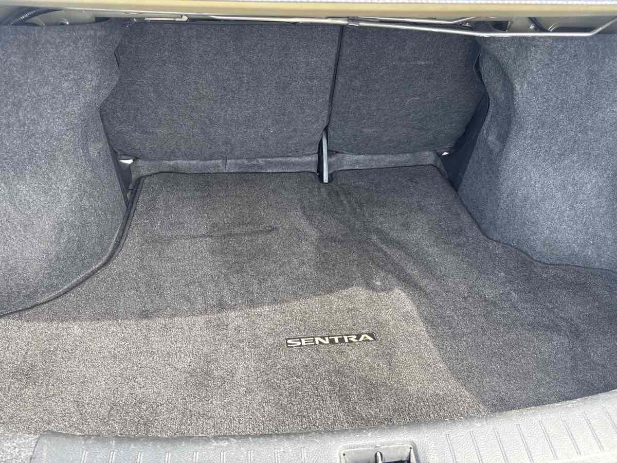 2018 Nissan Sentra SV photo 17