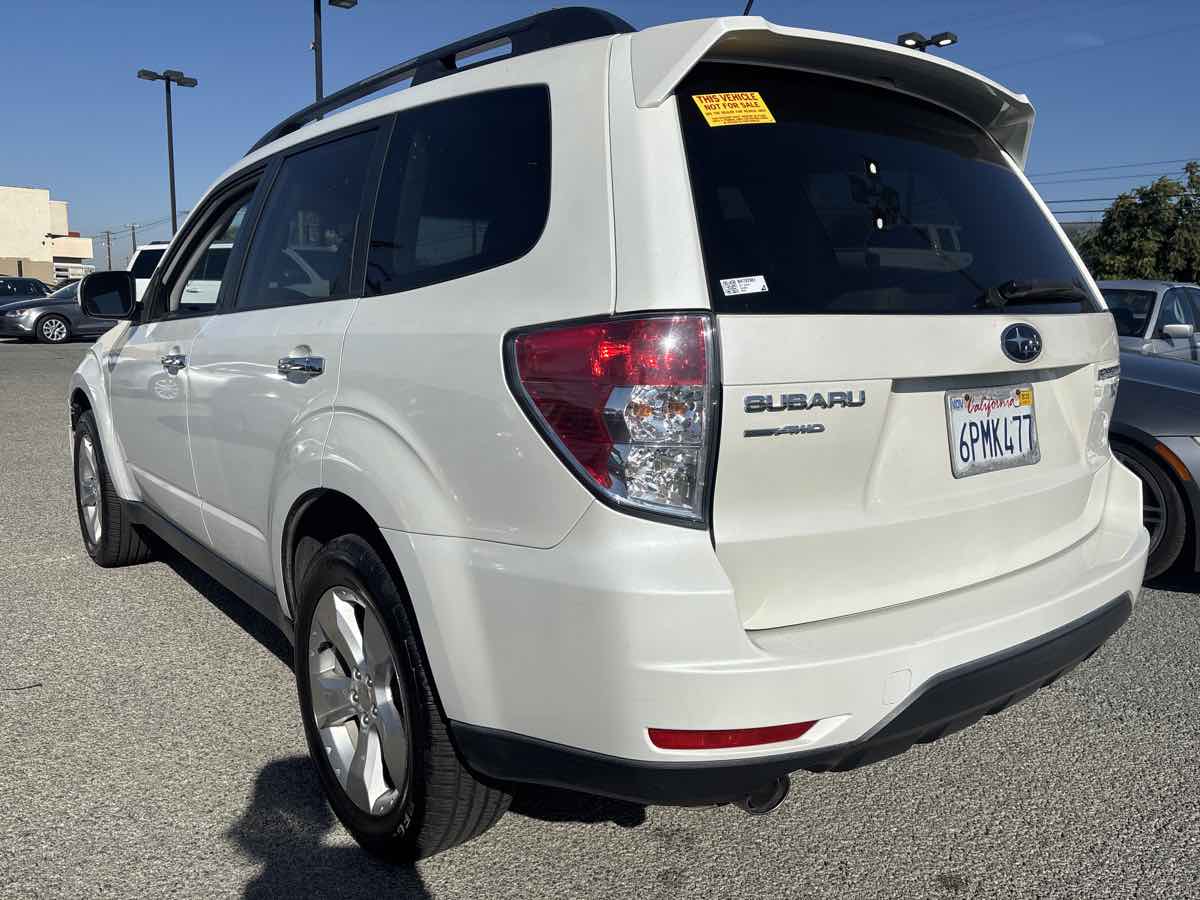 2011 Subaru Forester 2.5XT Premium photo 2