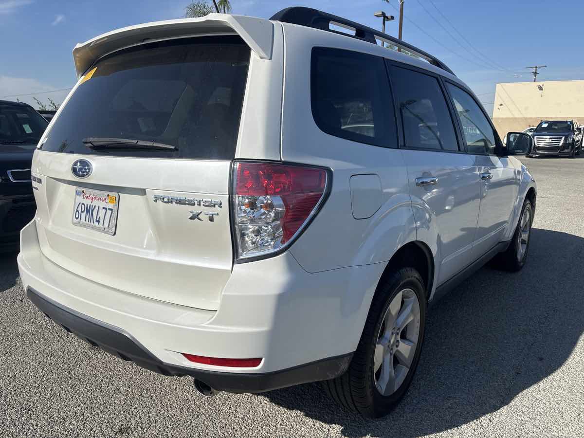 2011 Subaru Forester 2.5XT Premium photo 3