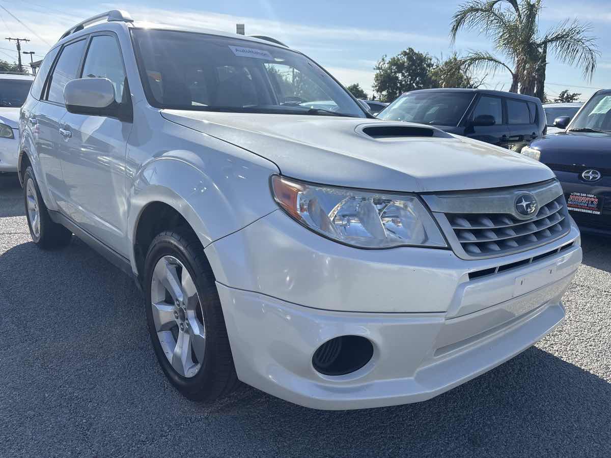 2011 Subaru Forester 2.5XT Premium photo 4