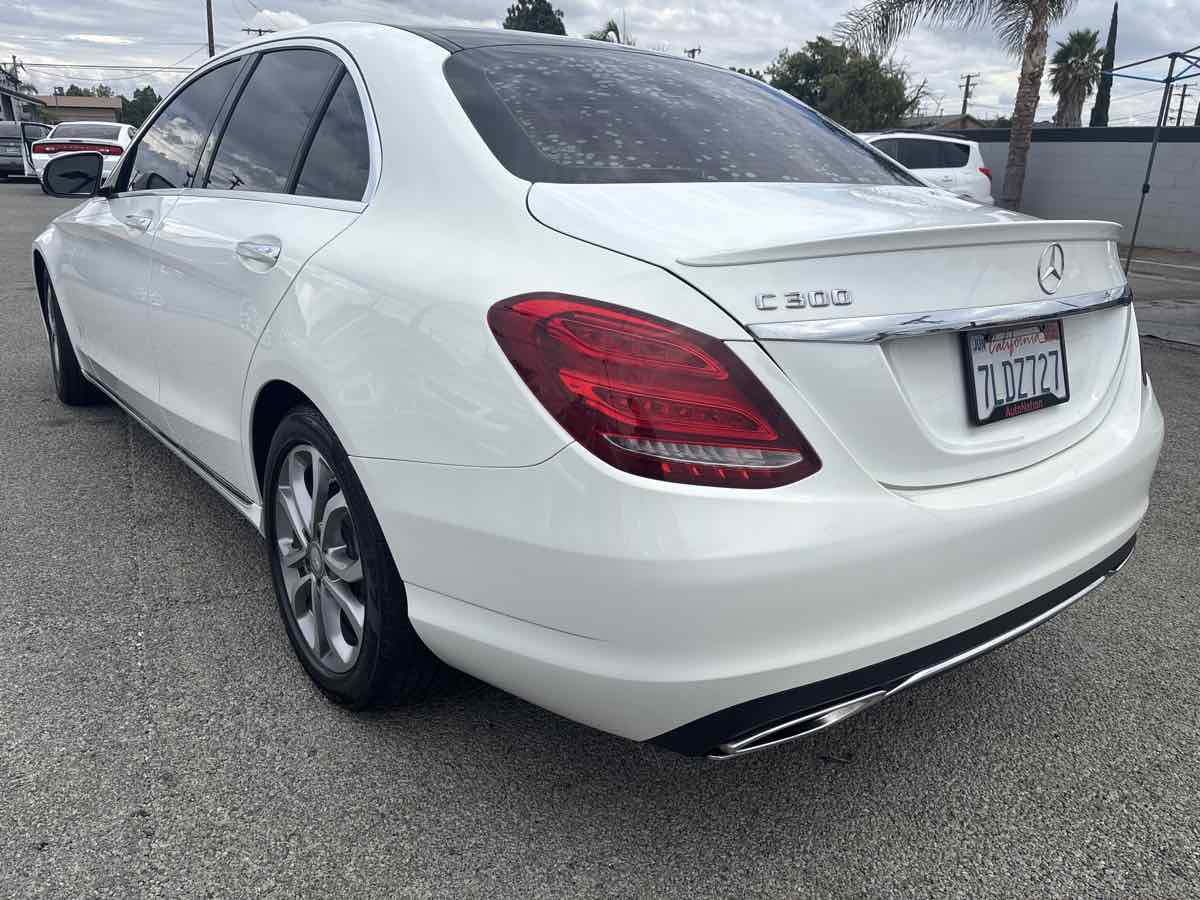 2015 Mercedes Benz C 300 photo 2