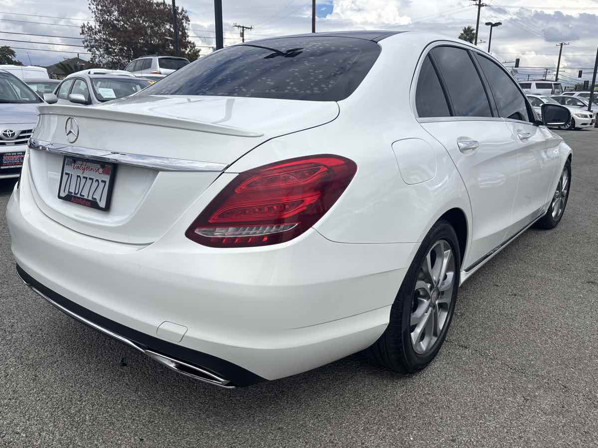 2015 Mercedes Benz C 300 photo 3
