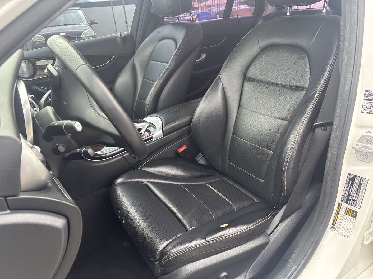 2015 Mercedes Benz C 300 photo 8