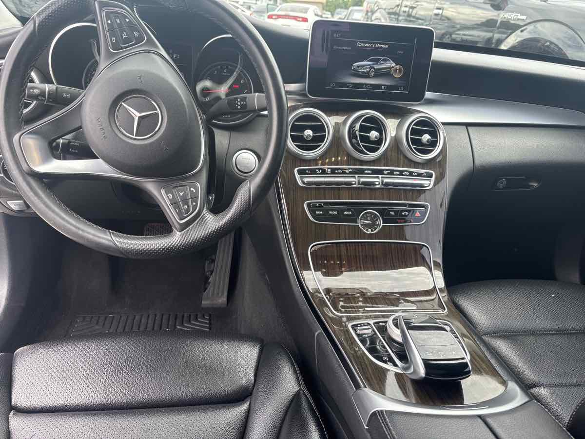 2015 Mercedes Benz C 300 photo 9