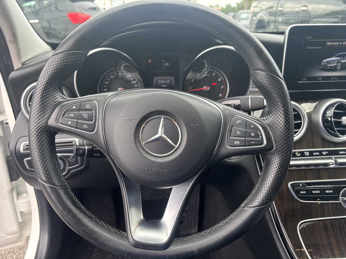 2015 Mercedes Benz C 300 photo 11