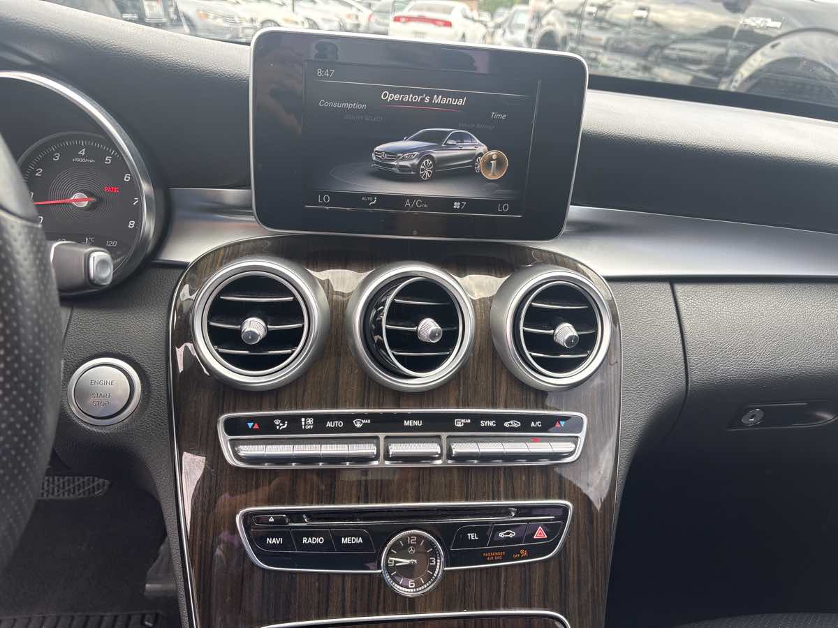 2015 Mercedes Benz C 300 photo 13