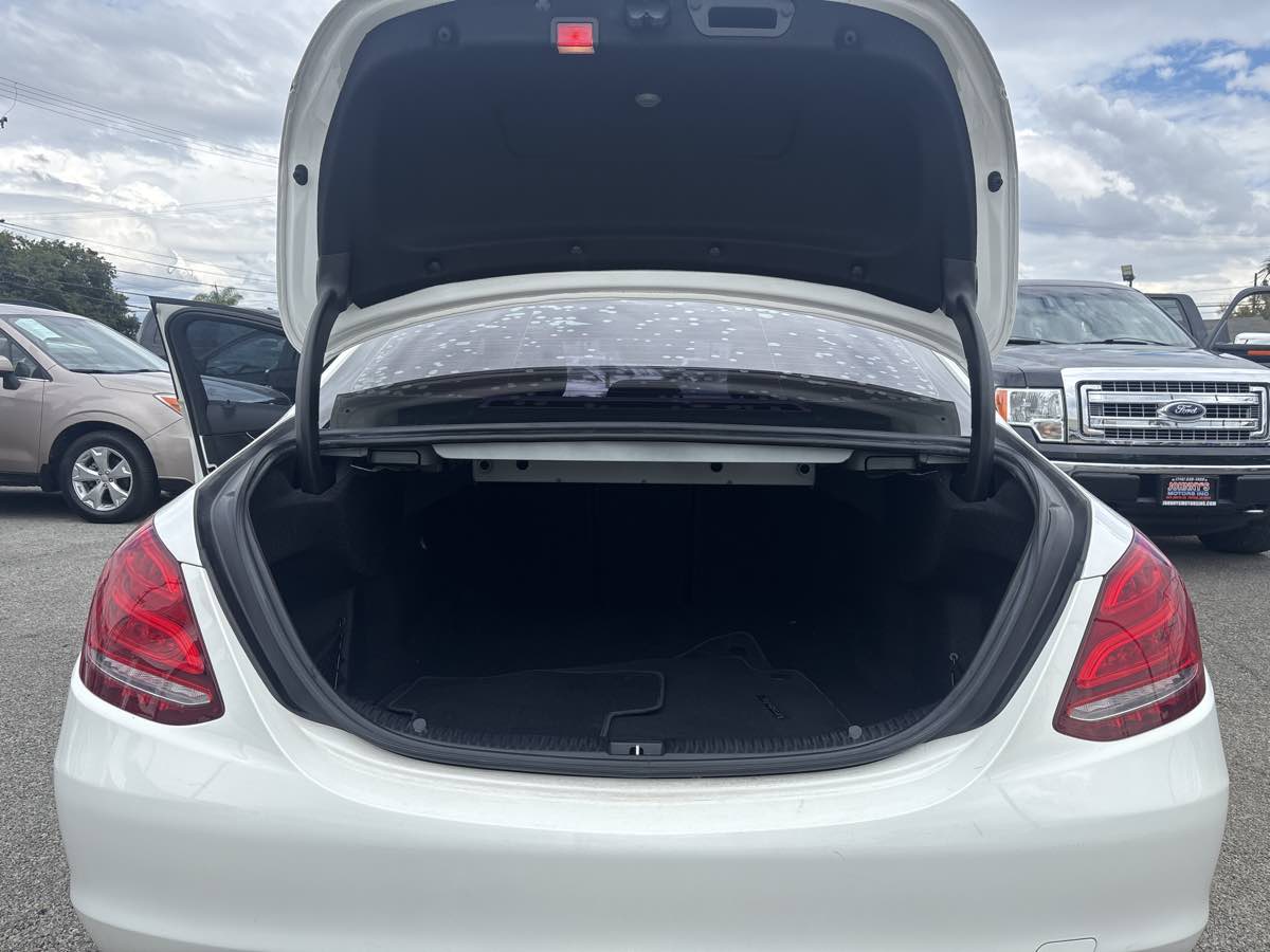 2015 Mercedes Benz C 300 photo 22